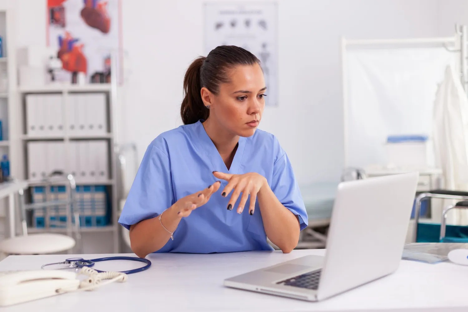 First Aid Certification Canada: Online vs. In-Person - roidapk.com