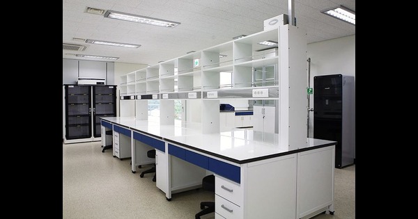 Premium Laboratory Workstations For Optimal Performance