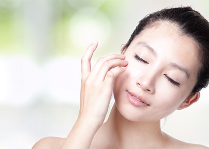 Da nhạy cảm nên dùng toner nào ? dịu nhẹ, có khả năng cấp ẩm