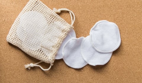 Không có bông tẩy trang thì dùng gì thay thế? – Newway - Thương hiệu uy tín hàng đầu trong lĩnh vực dược mỹ phẩm