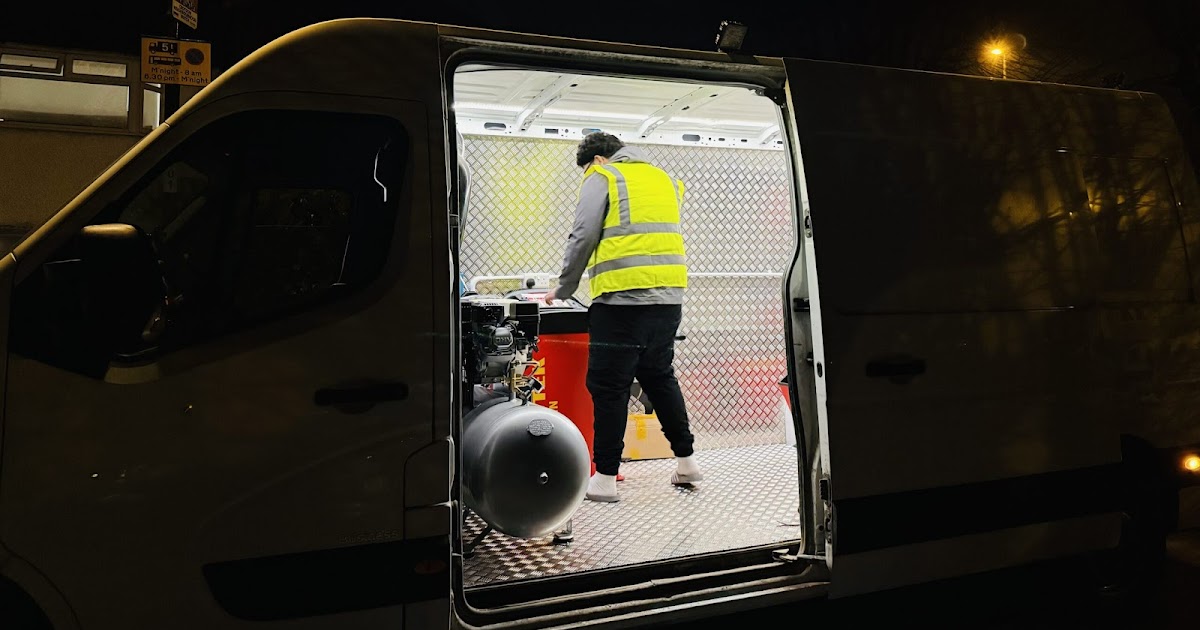 Crawley Mobile Tyres Team | Call Now 0208 154 2584