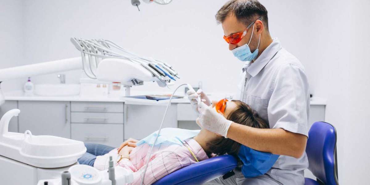 Finding Your Smile's Best Friend: A Guide to Choosing a Dental Clinic in Fujairah