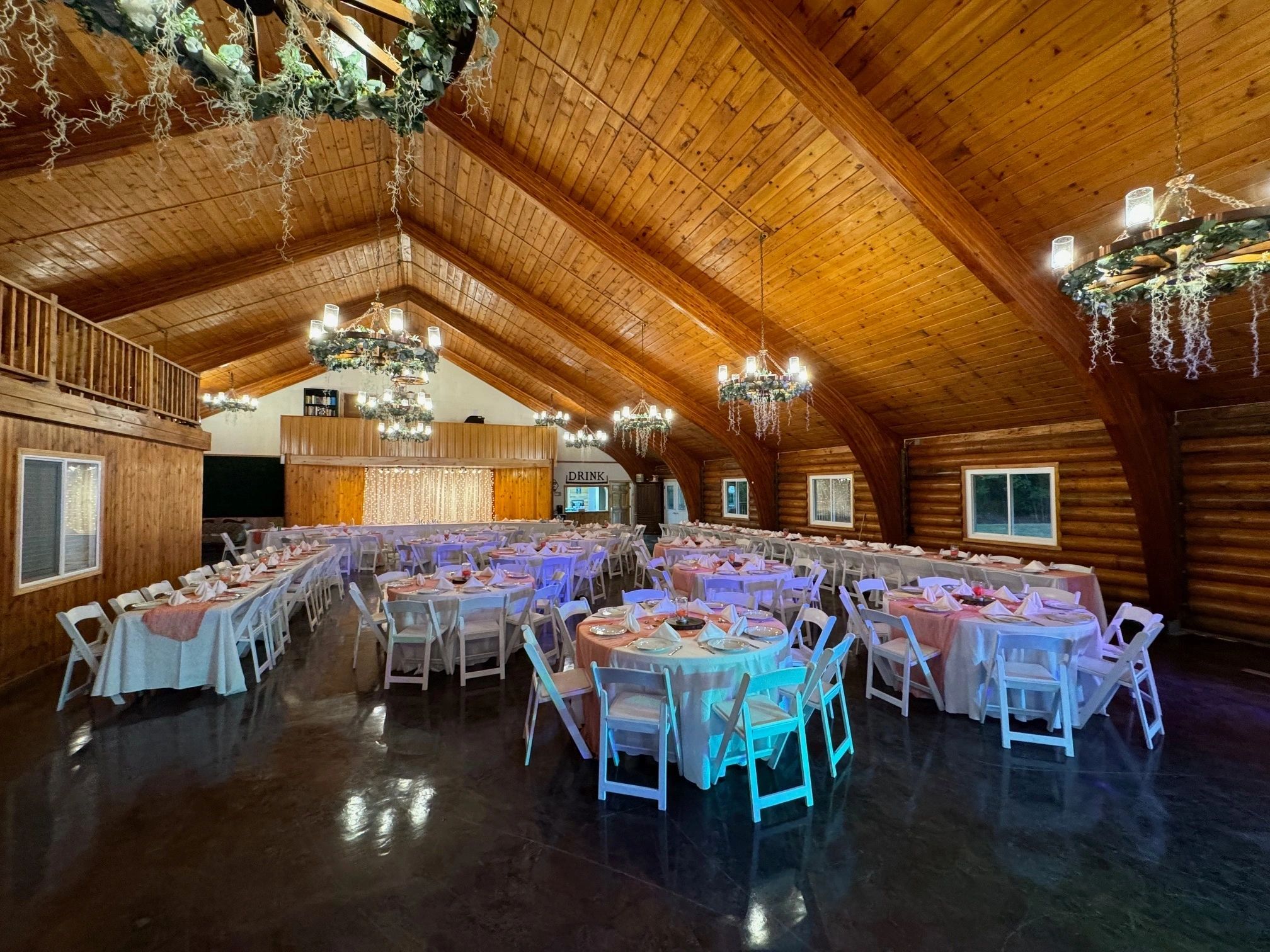 Indoor & Outdoor Wedding Venue Near Columbus | Willow Haven Lodge
