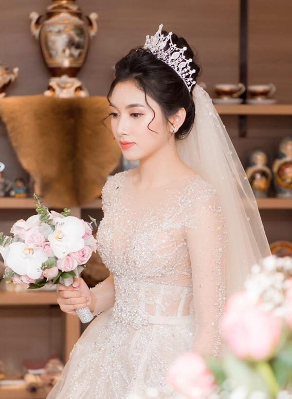 7 Mẹo trang điểm cô dâu da dầu và mụn hút ánh nhìn - Sanazu Beauty