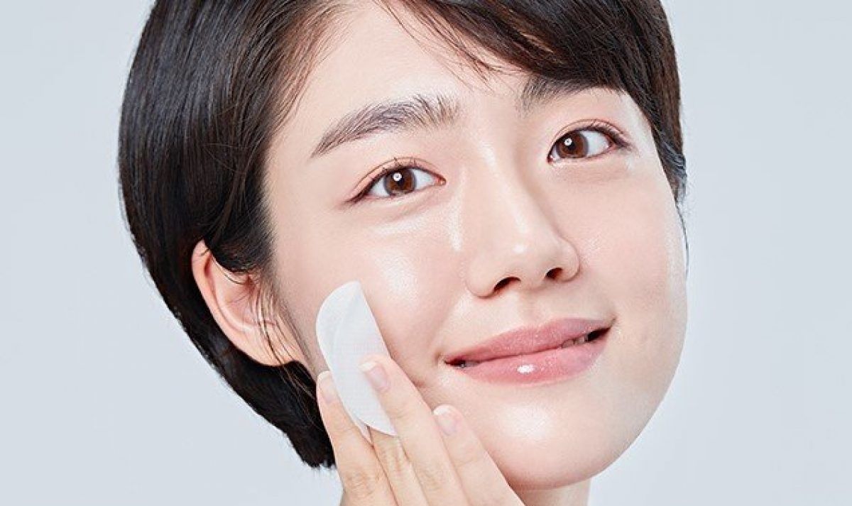 Thoa toner có cần rửa mặt lại không? giải đáp mọi thắc mắc về toner