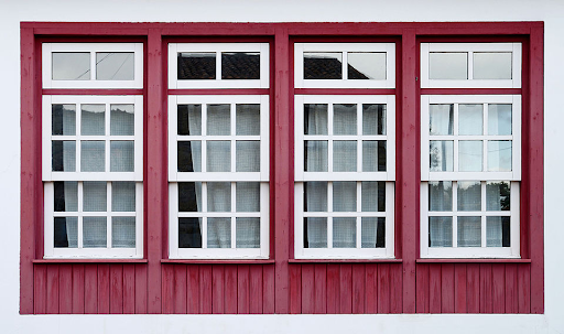 A Comparative Guide Between Timber and uPVC Sash Windows