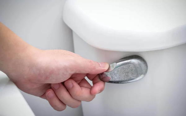 Xi Mạ Gạt Bồn Cầu - Dịch Vụ Xi Mạ Chân Không Khải Hoàn