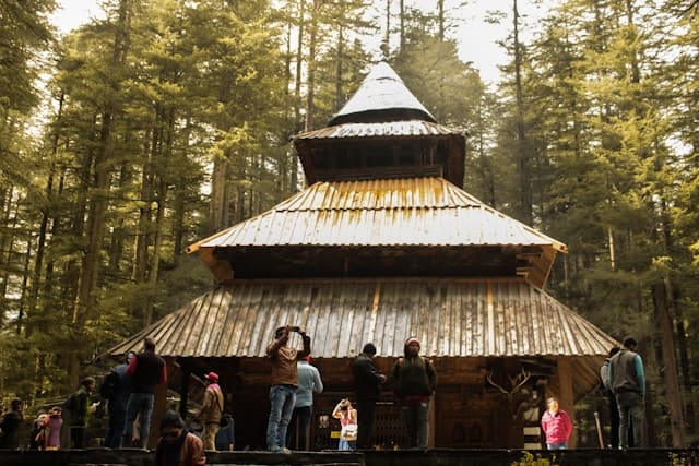 Book No.1 Dehradun to Manali Taxi & Cab Services at ₹1500