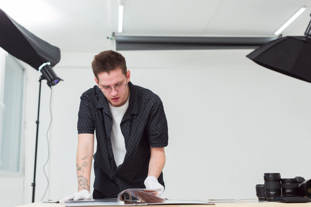 The Cost Advantage of Hiring a Fractional Creative Director | Veicolo