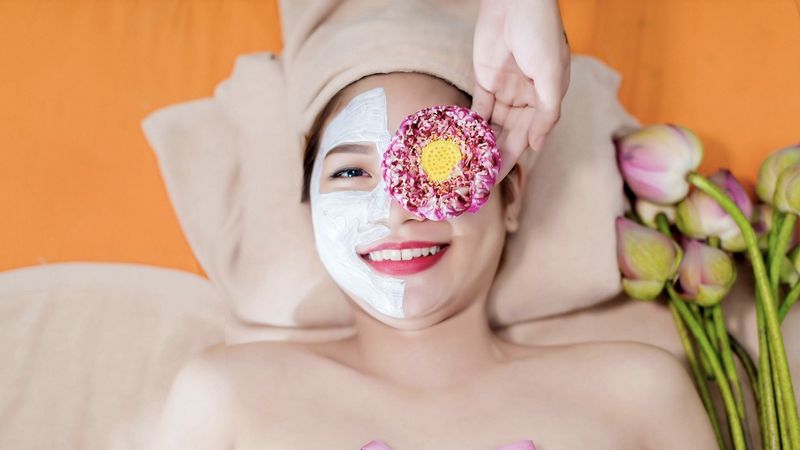 Công dụng của hoa sen trong làm đẹp - Chị em phụ nữ cần biết !