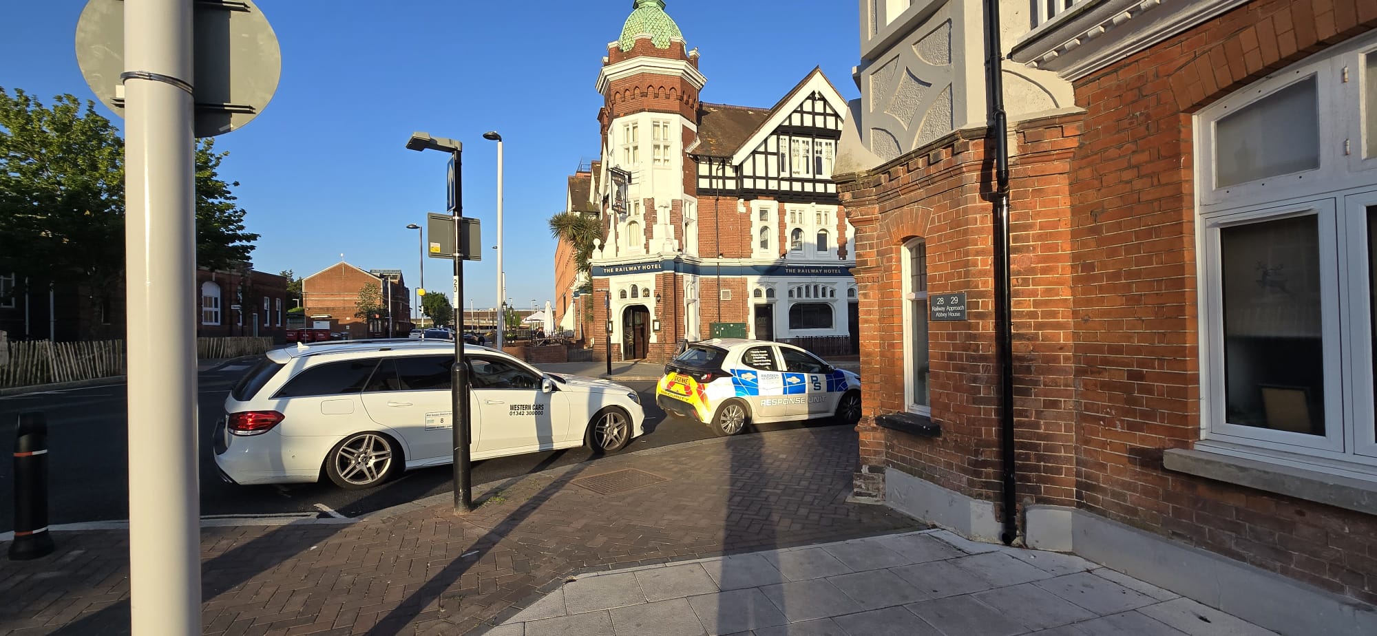 Worthing Taxi | 24 Hour Taxi Services in Worthing - Westerncars