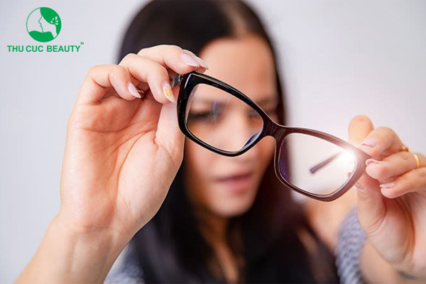 Nâng mũi bao lâu được đeo kính? Hướng dẫn chăm sóc sau nâng mũi - Bệnh viện Thẩm mỹ Thu Cúc