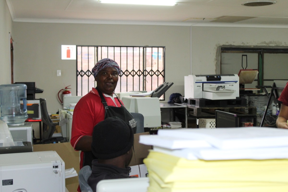 What UV Flatbed Printers Can Print On: Full Guide – Nomcebo Printers