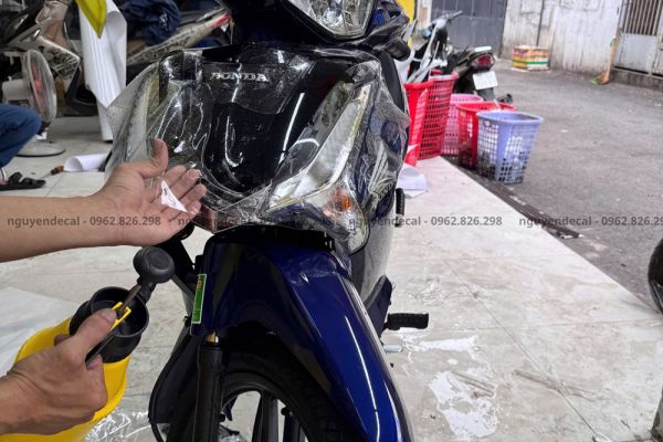 Dán PPF tpu xe Future bảo vệ chống trầy hiệu quả -         Nguyễn Decal - Chuyên Dán Keo Xe Design Tem Xe Decal Tem Xe Nguyễn Decal
