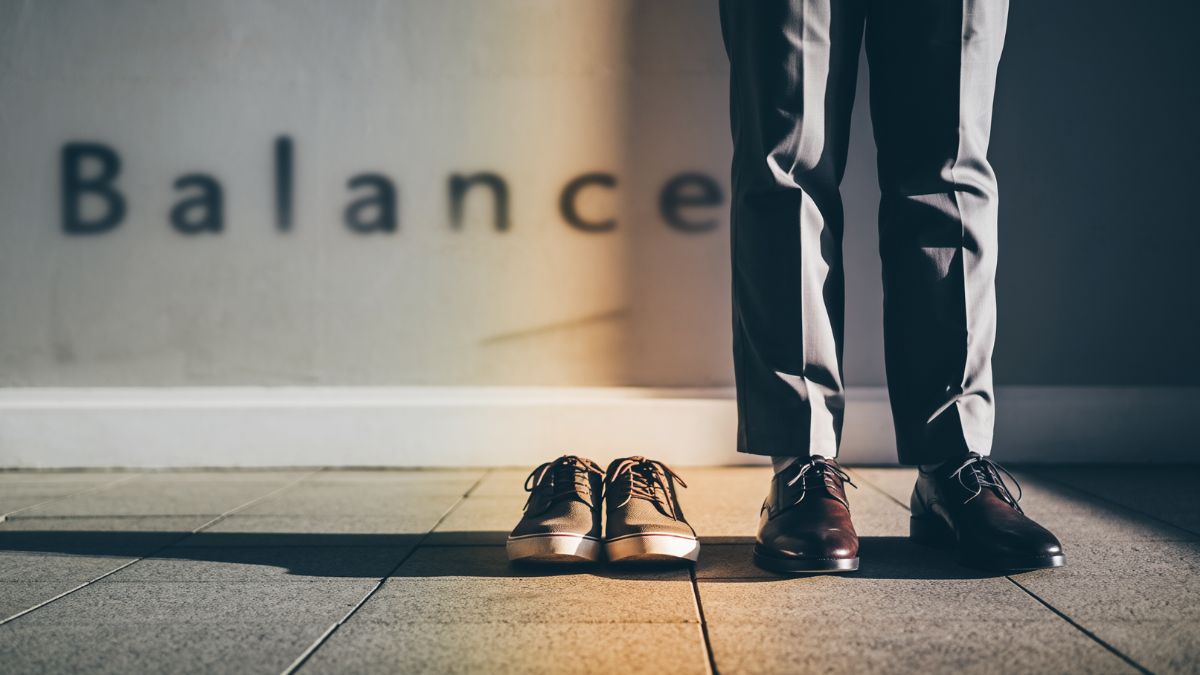 The Psychology of Feeling “Behind in Life” | Logs Day