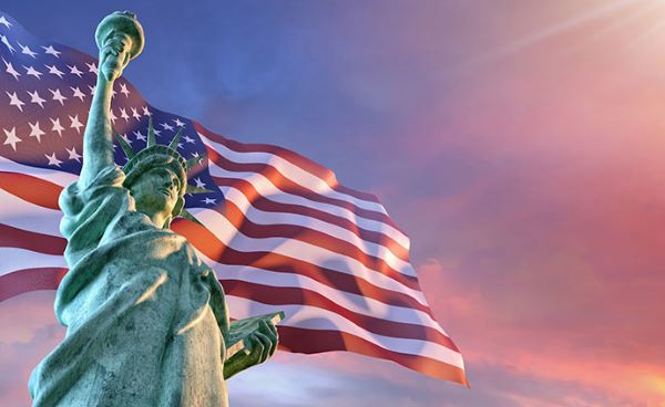 Kết hôn ở Mỹ bao lâu có thẻ xanh​? Cập nhật 2026