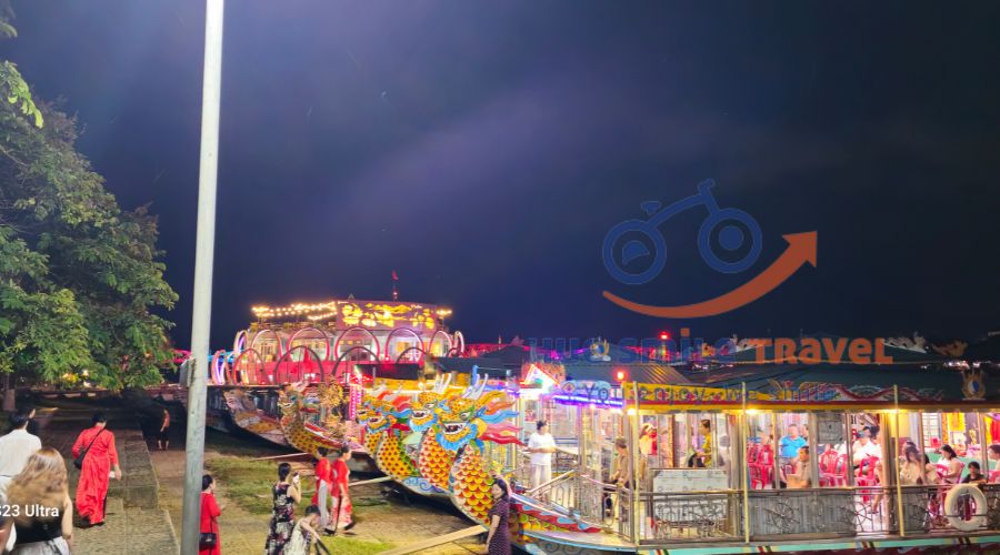 Vé Ca Huế Sông Hương – Giá Vé & Lịch Trình | Book Now - Du Thuyền Sông Hương - Tour Sông Hương Huế