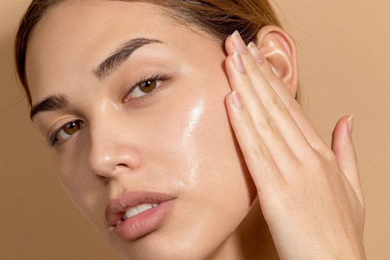Serum HA là gì? Cách dùng serum HA chuẩn để da căng mọng tức thì – Chăm sóc da